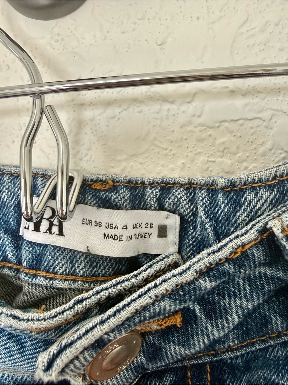 Zara Boyfriend Cut, Distressed Blue Relaxed Jeans - Picture 2 of 5